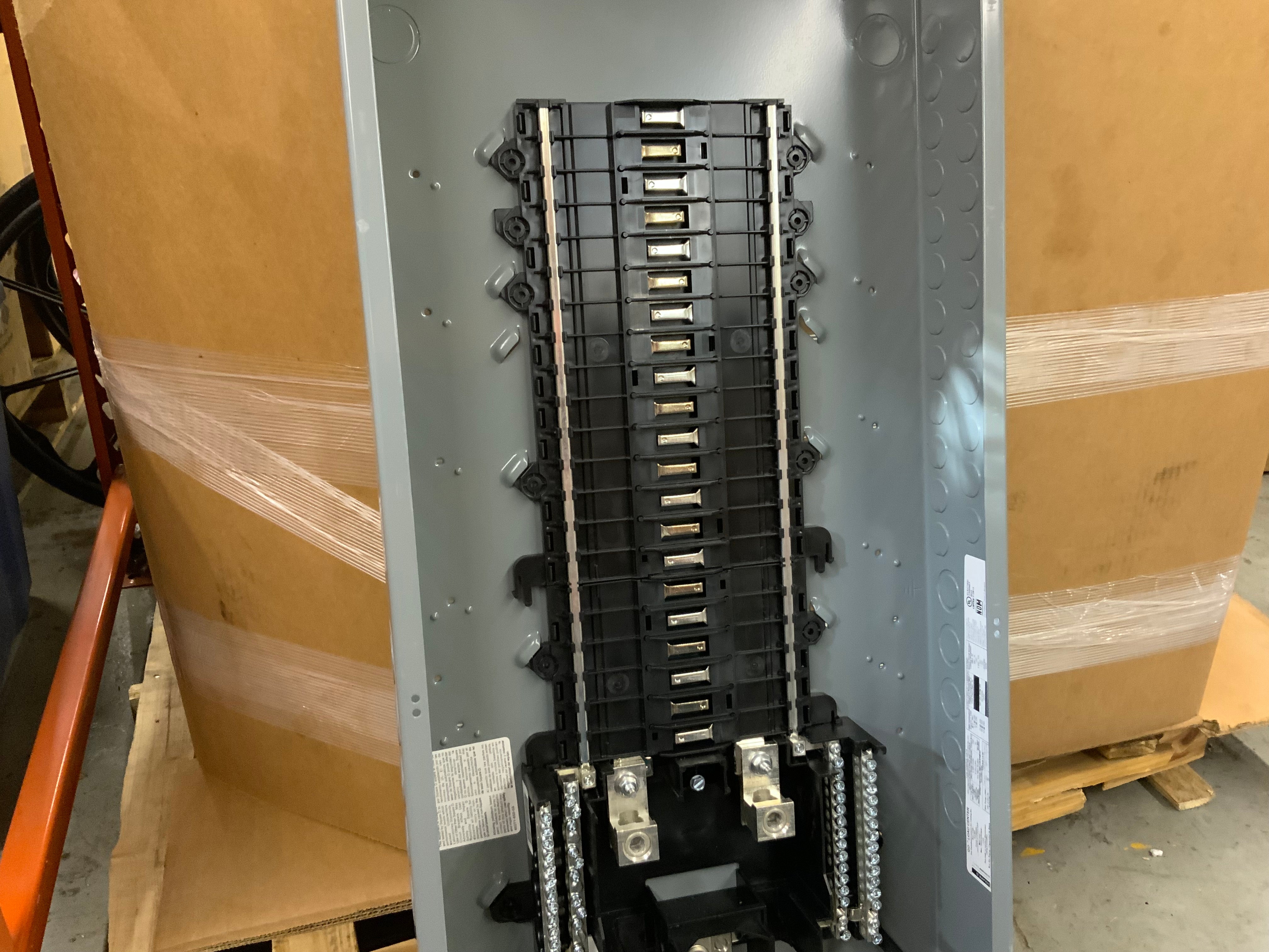 Square D - QO142L225PG 225-Amp 42-Space 42-Circuit Indoor Main Lug (8080844849390)